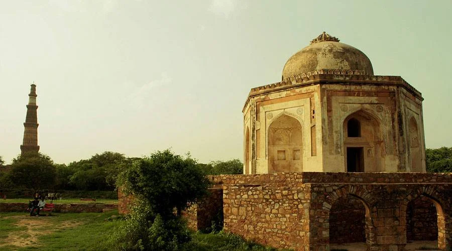 Mehrauli Archaeological Park, Delhi