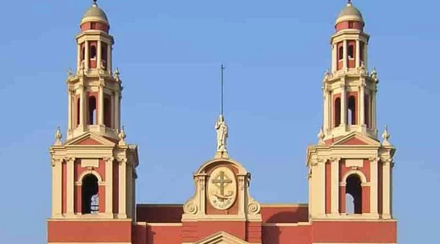 Sacred Heart Of Cathedral Church, Delhi