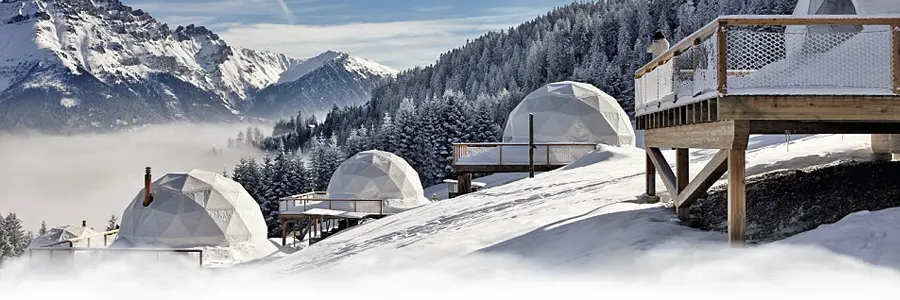Snowy honeymoon view in Chopta Uttarakhand