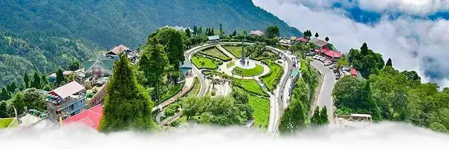 Darjeeling budget travel – Tea gardens and Tiger Hill sunrise